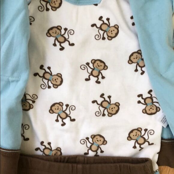 🐵 Mommy’s silly monkey outfit 🐒 - Picture 3 of 5